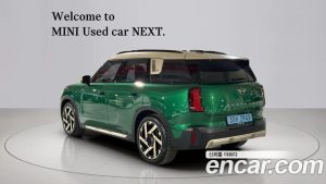 Mini Countryman ALL4 SE Favoured 2025 года из Южной Кореи