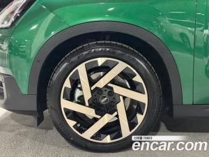 Mini Countryman ALL4 SE Favoured 2025 года из Южной Кореи