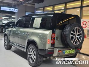 Land Rover Defender 110 P400 X 2024 года из Южной Кореи