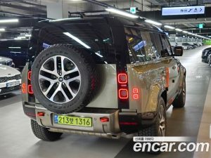 Land Rover Defender 110 P400 X 2024 года из Южной Кореи