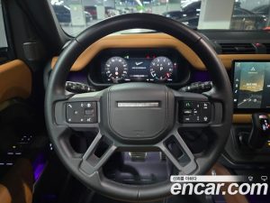Land Rover Defender 110 P400 X 2024 года из Южной Кореи