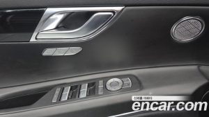 Genesis GV80 2.5T Бензин 2WD 2024 года из Южной Кореи