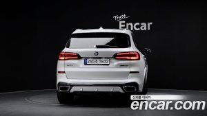 BMW X5 xDrive 40i M Sport 2023 года из Южной Кореи