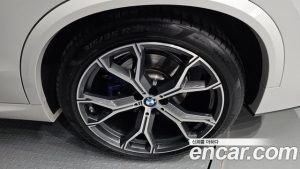 BMW X5 xDrive 40i M Sport 2023 года из Южной Кореи