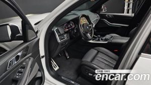 BMW X5 xDrive 40i M Sport 2023 года из Южной Кореи