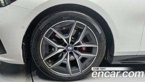 BMW 5-Series 520i Special Edition 2025 года из Южной Кореи
