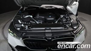 BMW 5-Series 520i Special Edition 2025 года из Южной Кореи