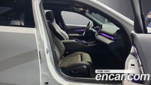 BMW 5-Series 520i Special Edition 2025 года из Южной Кореи
