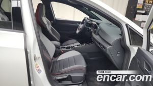 Volkswagen Golf 2.0 GTI 2023 года из Южной Кореи