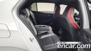 Volkswagen Golf 2.0 GTI 2023 года из Южной Кореи