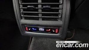Volkswagen Golf 2.0 GTI 2023 года из Южной Кореи