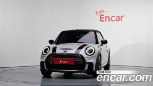 Mini Cooper Convertible JCW 2023 года из Южной Кореи