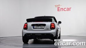 Mini Cooper Convertible JCW 2023 года из Южной Кореи
