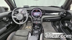 Mini Cooper Convertible JCW 2023 года из Южной Кореи