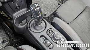 Mini Cooper Convertible JCW 2023 года из Южной Кореи