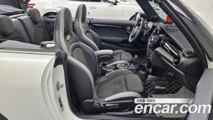 Mini Cooper Convertible JCW 2023 года из Южной Кореи