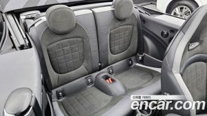 Mini Cooper Convertible JCW 2023 года из Южной Кореи