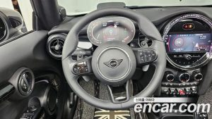 Mini Cooper Convertible JCW 2023 года из Южной Кореи
