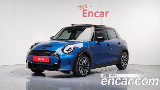 Mini Cooper 5Door CLASSIC 2024 года из Кореи