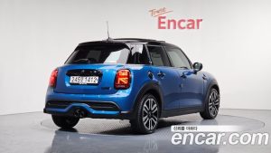 Mini Cooper 5Door CLASSIC 2024 года из Южной Кореи