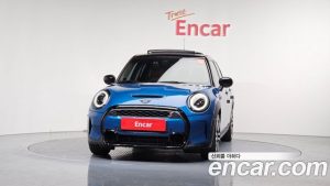 Mini Cooper 5Door CLASSIC 2024 года из Южной Кореи