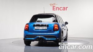 Mini Cooper 5Door CLASSIC 2024 года из Южной Кореи
