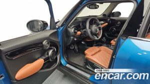 Mini Cooper 5Door CLASSIC 2024 года из Южной Кореи