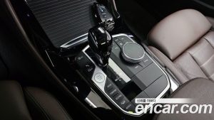 BMW X4 xDrive20i xLine 2023 года из Южной Кореи
