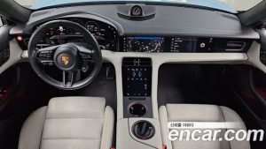 Porsche Taycan GTS 2023 года из Южной Кореи