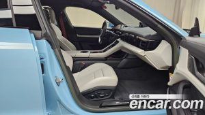 Porsche Taycan GTS 2023 года из Южной Кореи