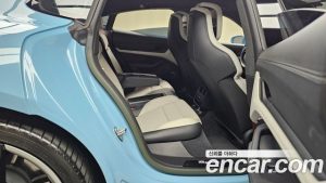 Porsche Taycan GTS 2023 года из Южной Кореи