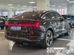 Audi Q8 e-tron 55 4WD Sportback 2024 года из Южной Кореи