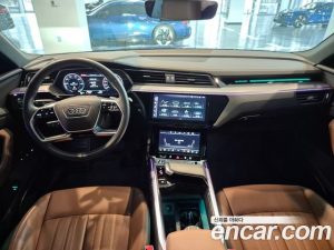 Audi Q8 e-tron 55 4WD Sportback 2024 года из Южной Кореи