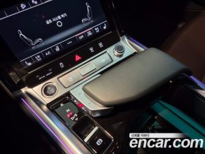Audi Q8 e-tron 55 4WD Sportback 2024 года из Южной Кореи