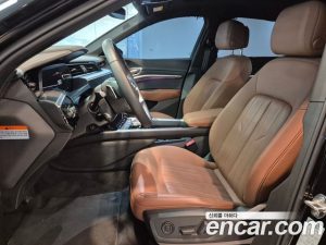 Audi Q8 e-tron 55 4WD Sportback 2024 года из Южной Кореи
