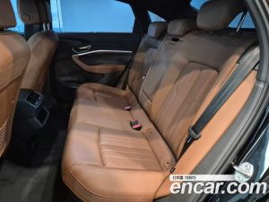 Audi Q8 e-tron 55 4WD Sportback 2024 года из Южной Кореи