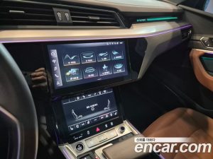 Audi Q8 e-tron 55 4WD Sportback 2024 года из Южной Кореи