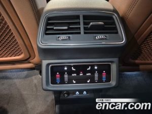 Audi Q8 e-tron 55 4WD Sportback 2024 года из Южной Кореи