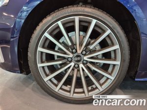 Audi A5 40 TFSI 4WD Premium Sportback 2023 года из Южной Кореи