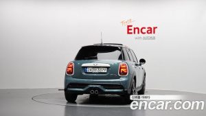 Mini Cooper 5Door MULTITONE Edition 2023 года из Южной Кореи