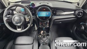 Mini Cooper 5Door MULTITONE Edition 2023 года из Южной Кореи