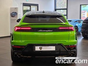 Lamborghini Urus 4.0 V8 SE 2025 года из Южной Кореи
