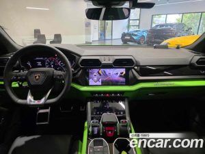 Lamborghini Urus 4.0 V8 SE 2025 года из Южной Кореи