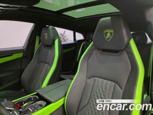 Lamborghini Urus 4.0 V8 SE 2025 года из Южной Кореи