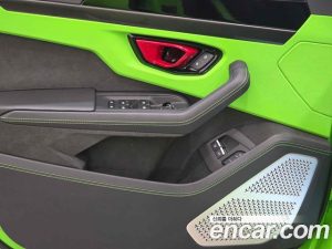 Lamborghini Urus 4.0 V8 SE 2025 года из Южной Кореи