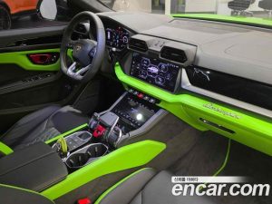 Lamborghini Urus 4.0 V8 SE 2025 года из Южной Кореи