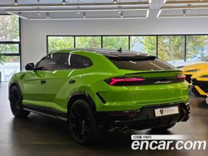 Lamborghini Urus 4.0 V8 SE 2025 года из Южной Кореи