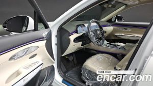 Genesis GV70 2.5T Бензин 2WD 2025 года из Южной Кореи