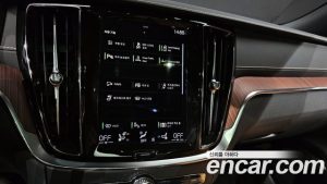 Volvo V60 B5 PRO AWD 2022 года из Южной Кореи