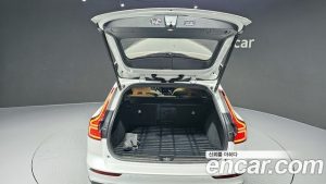 Volvo V60 B5 PRO AWD 2022 года из Южной Кореи